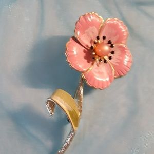 Wonderful peach Flower Pin